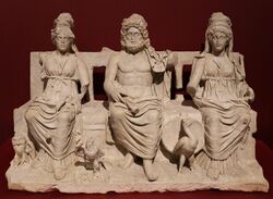 Arte romana, triade capitolina, 160-180 dc (guidonia montecelio, museo civico archeologico) 01.jpg