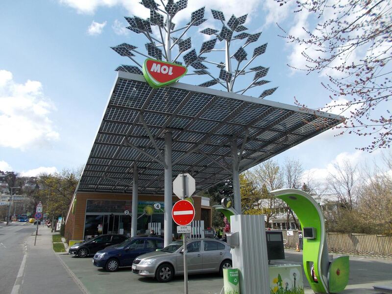 File:Eco MOL (solar powered) petrol station. - Budapest, XII. distr. Istenhegyi St., 55.JPG