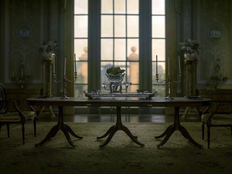 File:Thorne-room-miniatures-1760-new-hampshire-dining-room-table.jpg