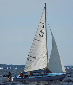 Cygnus 20 sailboat 1128.jpg