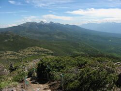 Minami-Yatsugatake from Mt.Kitayokodake 04.jpg