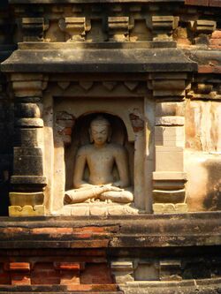 Nalanda - 013 Stucco Buddha Image (9253751402).jpg