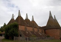 Hops oast house (4971752858).jpg