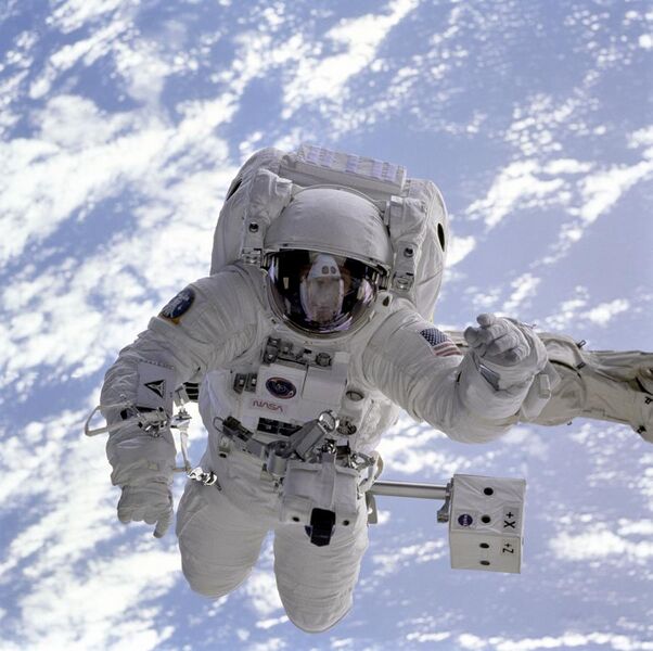File:Michael Gernhardt in space during STS-69 in 1995.jpg