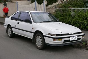1989 Honda Integra (DA3) SX16 3-door hatchback (2015-07-14) 01.jpg