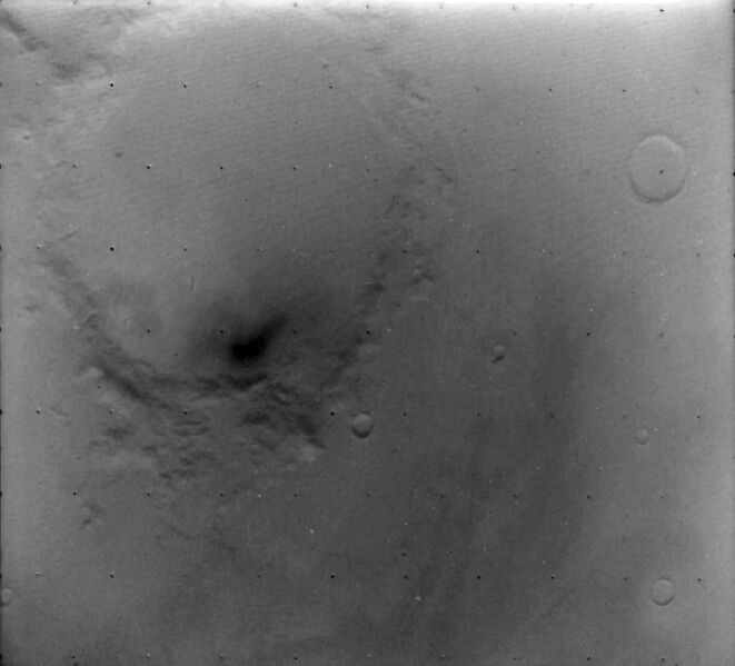 File:Adams crater 231B16.jpg