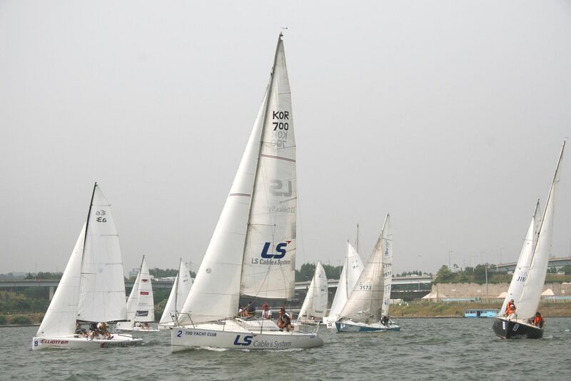 File:LSCNS Yacht at BMW Cup 2012.jpg