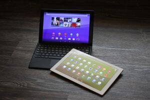 Sony Xperia Z4 Tablet (17110502756).jpg