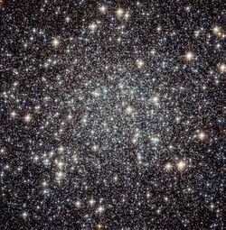 The crammed centre of Messier 22.jpg