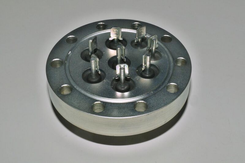 File:Semi-hermetic compressor multipole feedthrough (compression glass-to-metal-seal).JPG