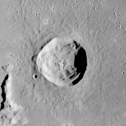 Delisle crater AS15-M-2332.jpg