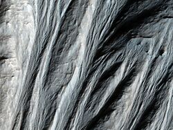 Gullies in the southern highlands of Mars.jpg