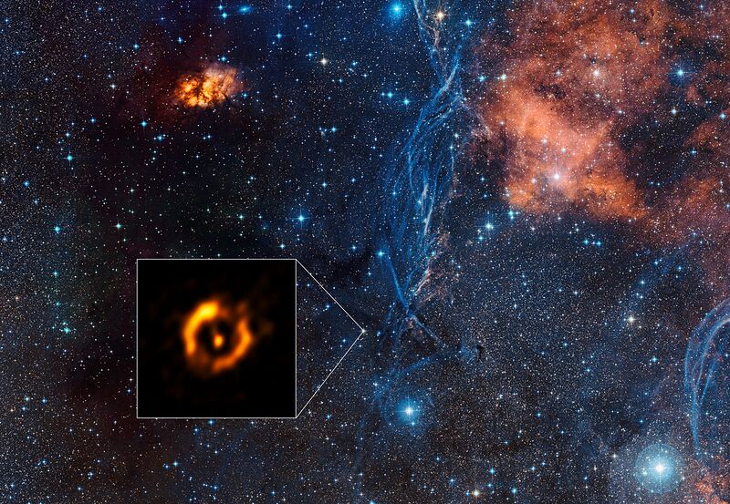 File:The dusty ring around the aging double star IRAS 08544-4431.jpg