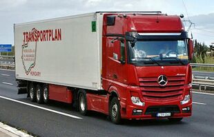 Transportplan Mercedes-Benz Actros (cropped).jpg