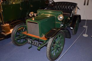 1906 Rover at Coventry Motor Museum.jpg