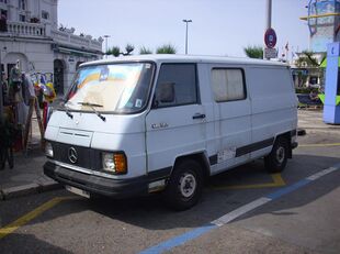 1986 Mercedes-Benz MB90 (4679773269).jpg