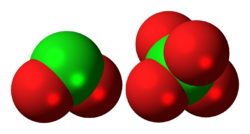 Dichlorine-hexoxide ions spacefill.png