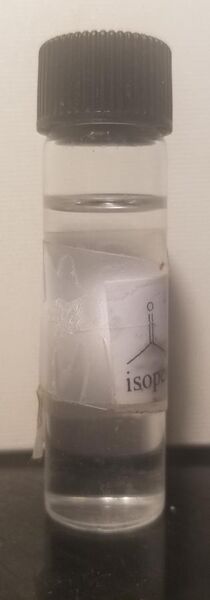 File:Isopentyl acetate.jpg