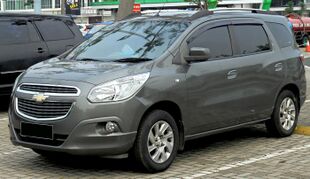 2013 Chevrolet Spin 1.5 LTZ (20190616).jpg