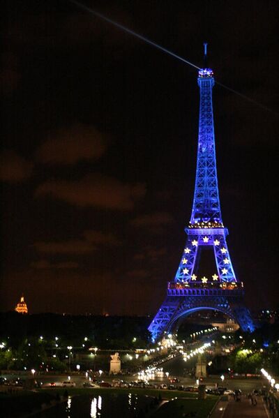 File:Eiffel Tower wearing Europe colors - panoramio.jpg
