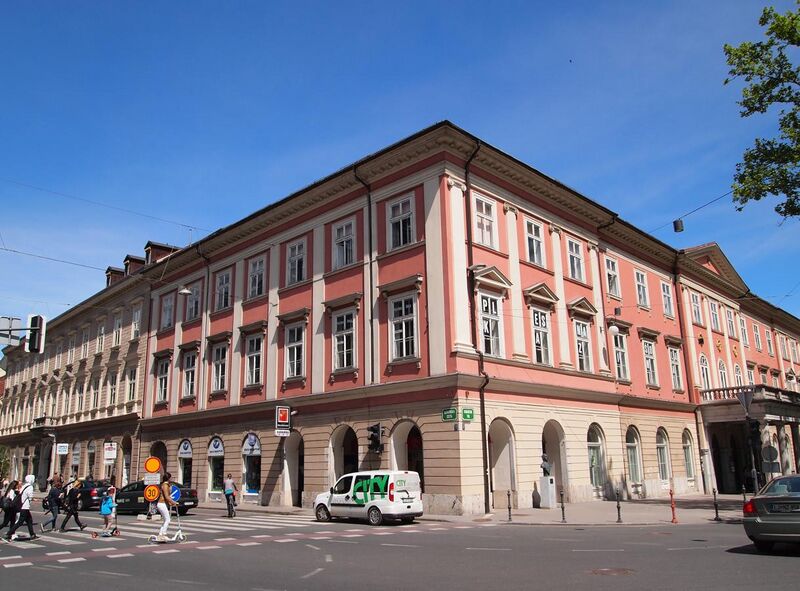 File:Ljubljana - building 2.jpg