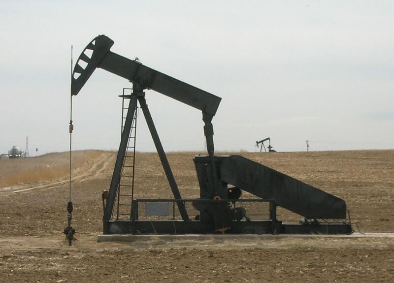 File:Oil well pump jack, NE Colo (7632673158).jpg