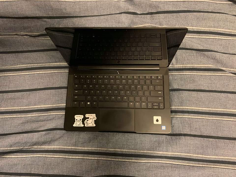 File:Razer Blade Stealth Late 2017.png