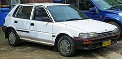 1989-1991 Holden Nova (LE) SLX hatchback (2011-11-08).jpg