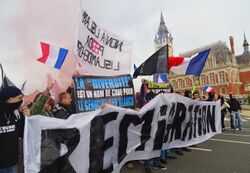 Calais - Manifestation contre les clandestins, l'immigration-invasion et l'islamisation de l'Europe, 8 novembre 2015 (22).JPG
