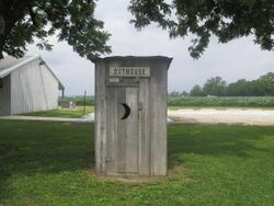 Outhouse, Lake Providence, LA IMG 7386.JPG