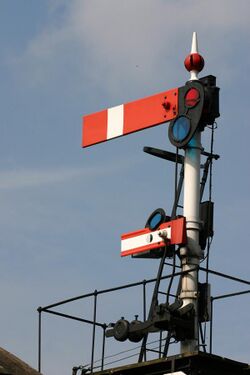 Rail-semaphore-signal-Dave-F.jpg