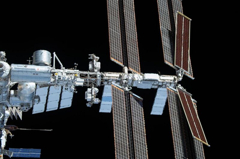 File:View of the ISS taken during Crew-2 flyaround (ISS066-E-080651).jpg