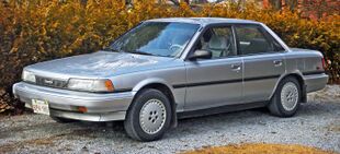 1987-1990 Toyota Camry LE sedan 01.jpg