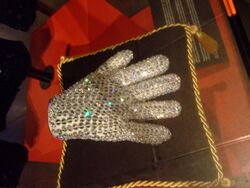 Michael Jackson glove (8229092427).jpg