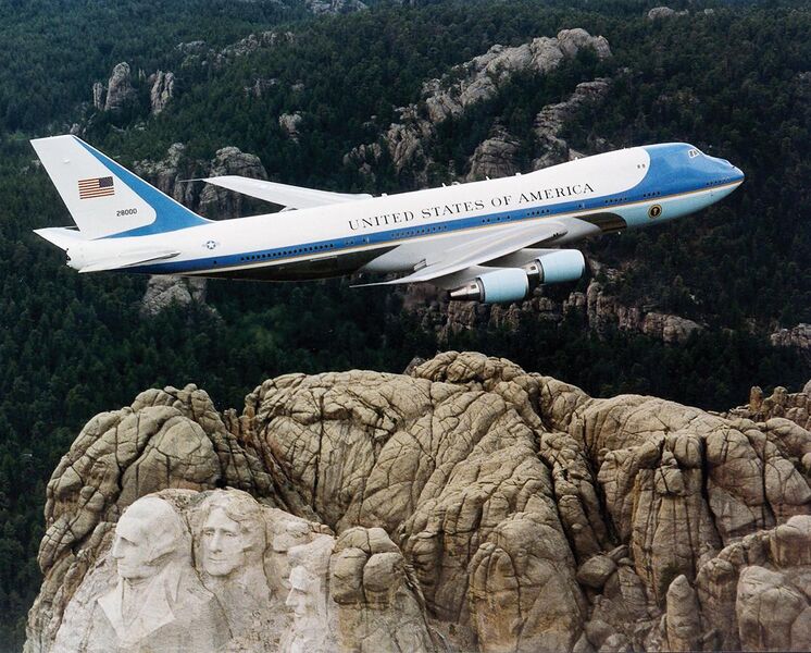 File:Air Force One over Mt. Rushmore.jpg