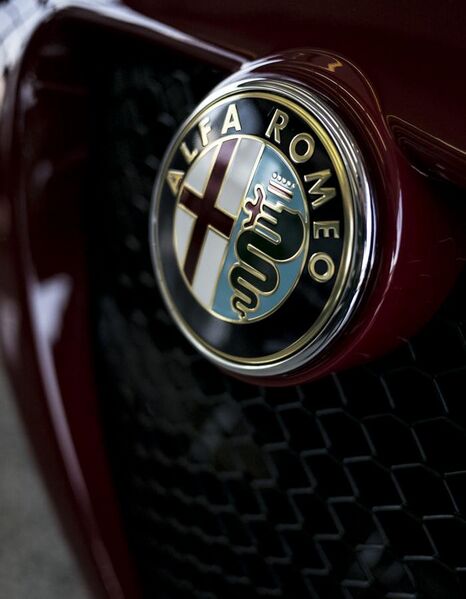 File:Alfa Romeo badge.jpg