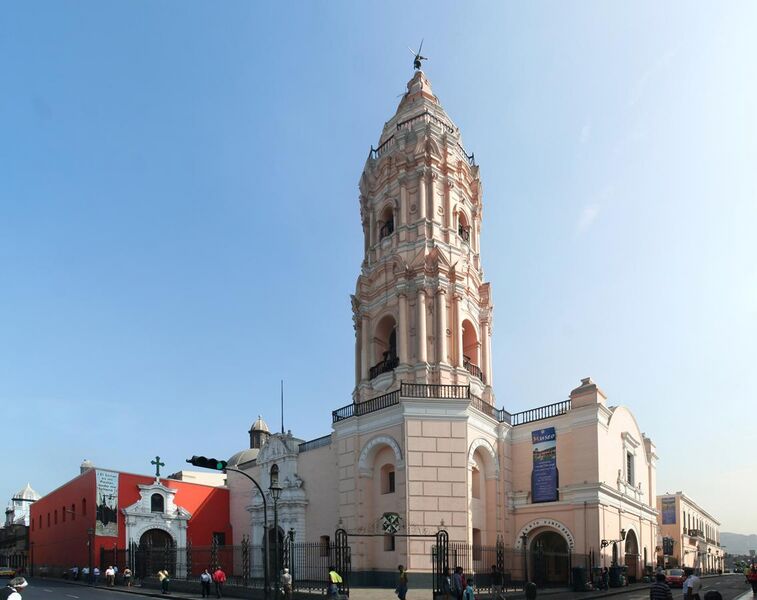 File:Convento Santo Domingo - Lima.jpg
