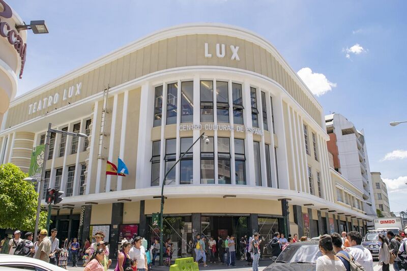 File:Teatro Lux visto desde el Paseo de la Sexta.jpg
