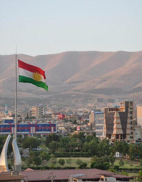 File:Kurdishflagslemani.jpg