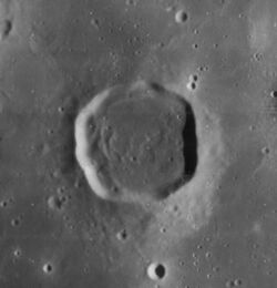 Lassell crater 4113 h2.jpg