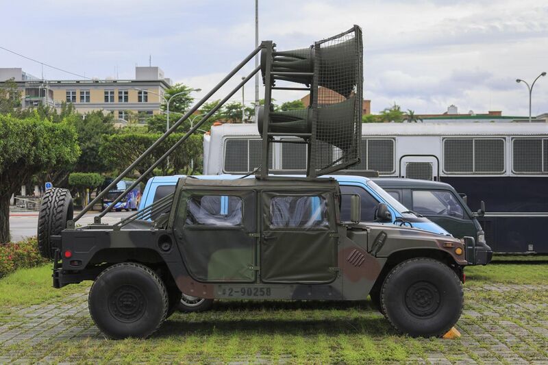 File:Taipei Taiwan Military-sound-truck-01.jpg