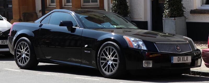 File:2005 Cadillac XLR 4.6.jpg