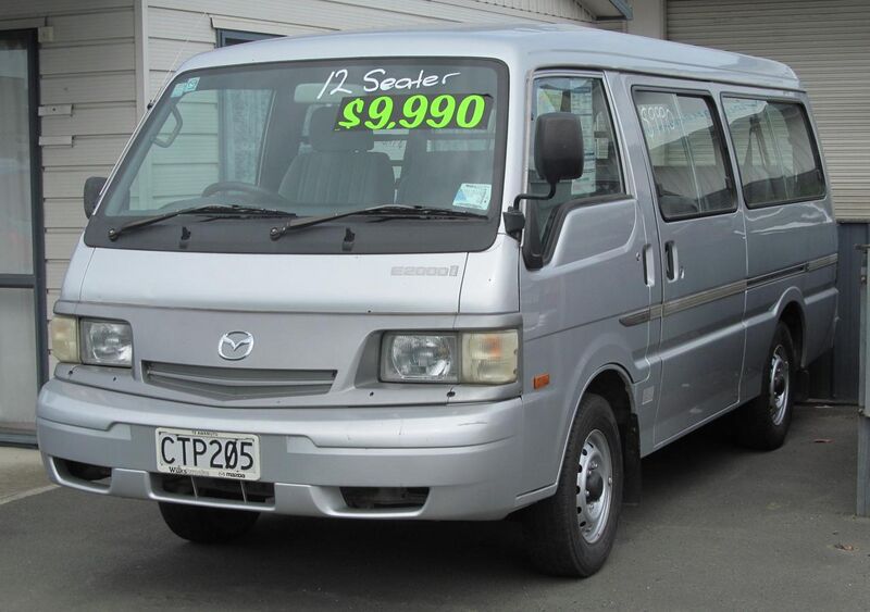 File:2005 Mazda E2000i LWB.jpg