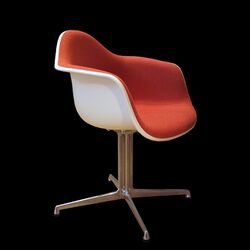 Eames chair-IMG 4624.jpg