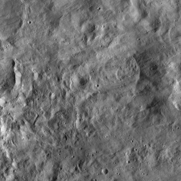 File:PIA20817-Ceres-DwarfPlanet-Dawn-4thMapOrbit-LAMO-image117-20160418.jpg