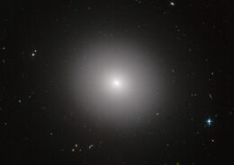 Elliptical galaxy IC 2006.jpg