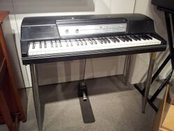 Wurlitzer Electronic Piano 200A, Museum of Making Music.jpg