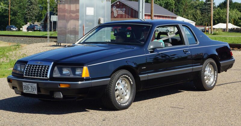 File:1984 Ford Thunderbird; Annandale, MN (42362510175).jpg