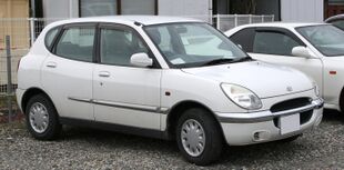 2000-2001 Daihatsu Storia.jpg
