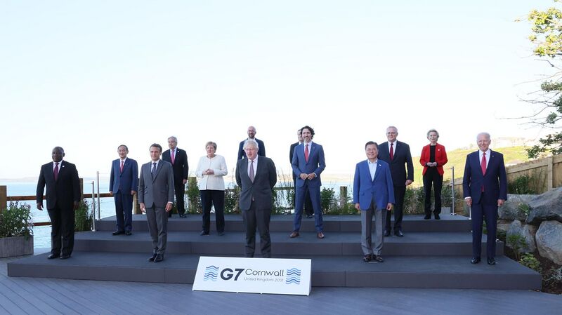 File:Family photo of G7 leaders and the invited guests at Carbis Bay (1).jpg